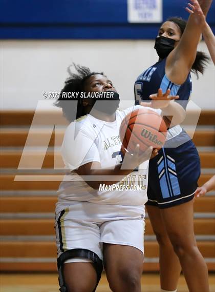 Thumbnail 3 in Belleville East @ Althoff Catholic photogallery.