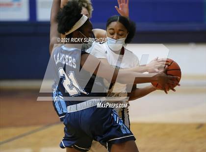 Thumbnail 1 in Belleville East @ Althoff Catholic photogallery.