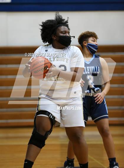 Thumbnail 1 in Belleville East @ Althoff Catholic photogallery.