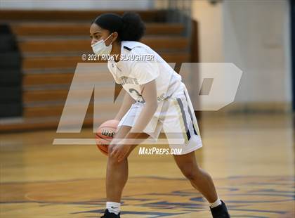 Thumbnail 2 in Belleville East @ Althoff Catholic photogallery.