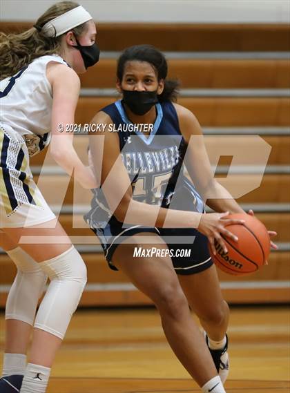 Thumbnail 3 in Belleville East @ Althoff Catholic photogallery.