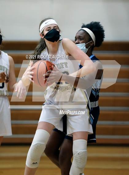 Thumbnail 1 in Belleville East @ Althoff Catholic photogallery.