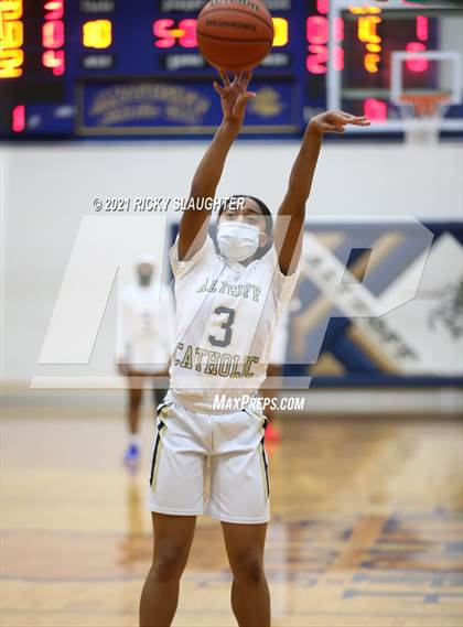 Thumbnail 1 in Belleville East @ Althoff Catholic photogallery.