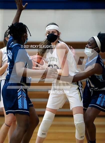 Thumbnail 2 in Belleville East @ Althoff Catholic photogallery.