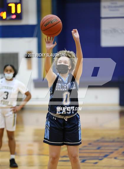 Thumbnail 3 in Belleville East @ Althoff Catholic photogallery.