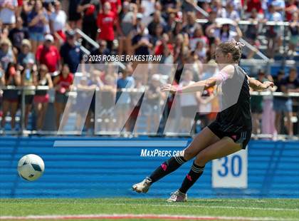 Thumbnail 2 in Wimberley vs. Randall (UIL 4A Soccer Division II Final) photogallery.