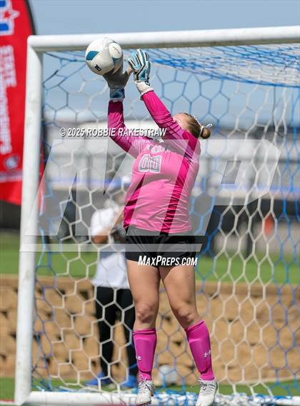 Thumbnail 2 in Wimberley vs. Randall (UIL 4A Soccer Division II Final) photogallery.