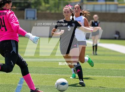 Thumbnail 1 in Wimberley vs. Randall (UIL 4A Soccer Division II Final) photogallery.
