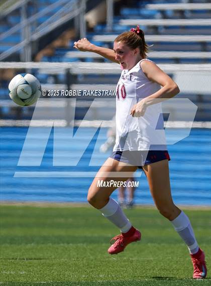 Thumbnail 3 in Wimberley vs. Randall (UIL 4A Soccer Division II Final) photogallery.