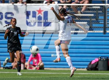 Thumbnail 2 in Wimberley vs. Randall (UIL 4A Soccer Division II Final) photogallery.