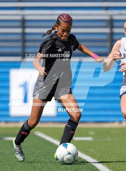 Thumbnail 2 in Wimberley vs. Randall (UIL 4A Soccer Division II Final) photogallery.