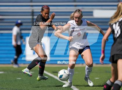 Thumbnail 3 in Wimberley vs. Randall (UIL 4A Soccer Division II Final) photogallery.