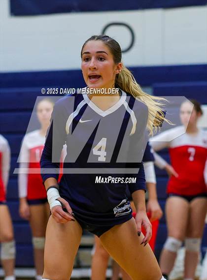 Thumbnail 3 in Smithtown East @ Smithtown West photogallery.