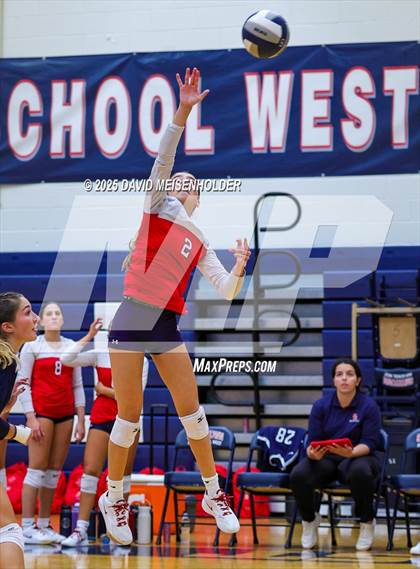 Thumbnail 3 in Smithtown East @ Smithtown West photogallery.
