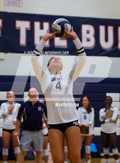 Thumbnail 3 in Smithtown East @ Smithtown West photogallery.
