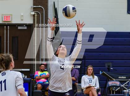 Thumbnail 2 in Smithtown East @ Smithtown West photogallery.