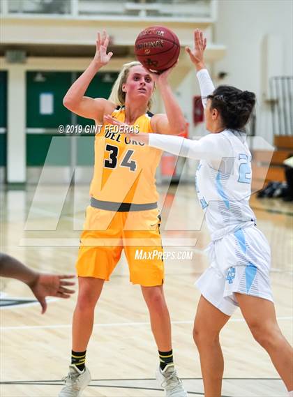 Thumbnail 3 in Valley Christian vs. Del Oro (Miramonte Showcase) photogallery.