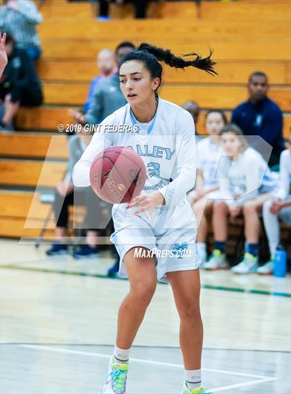 Thumbnail 2 in Valley Christian vs. Del Oro (Miramonte Showcase) photogallery.