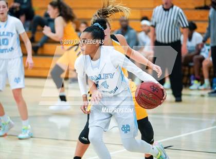 Thumbnail 2 in Valley Christian vs. Del Oro (Miramonte Showcase) photogallery.
