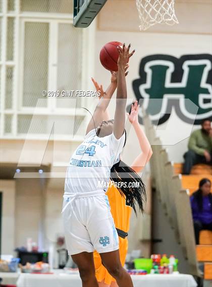 Thumbnail 2 in Valley Christian vs. Del Oro (Miramonte Showcase) photogallery.
