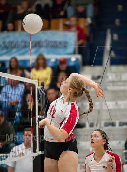 Thumbnail 2 in East Providence vs. Coventry (RIIL D1 Final) photogallery.