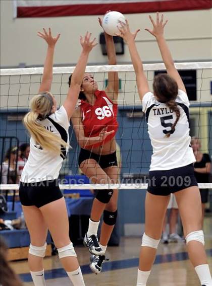 Thumbnail 2 in San Clemente @ Corona del Mar photogallery.