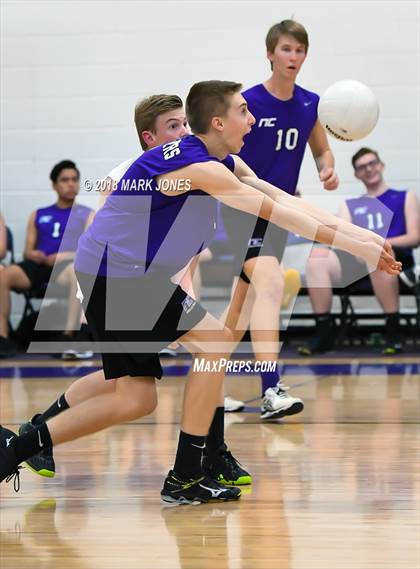 Thumbnail 2 in Notre Dame Prep @ Northwest Christian photogallery.
