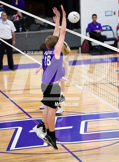Thumbnail 2 in Notre Dame Prep @ Northwest Christian photogallery.