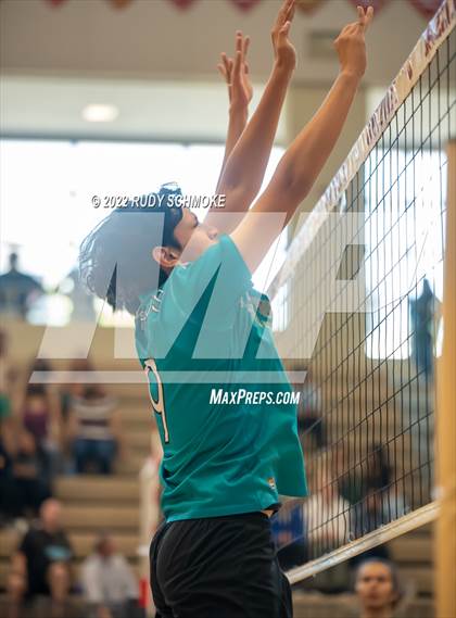Thumbnail 2 in Mar Vista vs. Del Lago Academy (CIF SDS D4 Championship) photogallery.