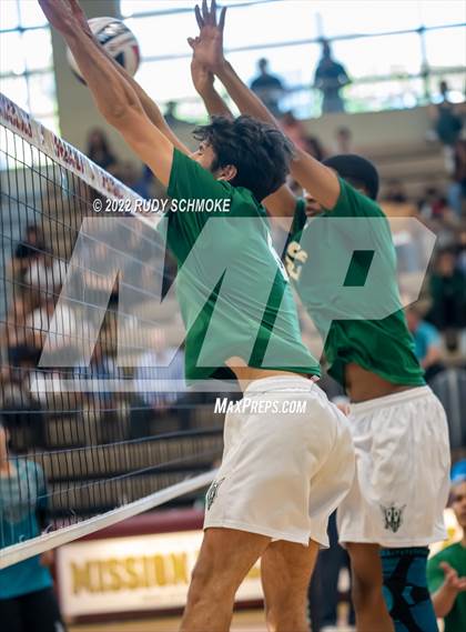 Thumbnail 3 in Mar Vista vs. Del Lago Academy (CIF SDS D4 Championship) photogallery.