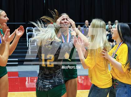 Thumbnail 1 in Clifton vs. Boyd (UIL 3A D2 Volleyball Final Medal Ceremony) photogallery.