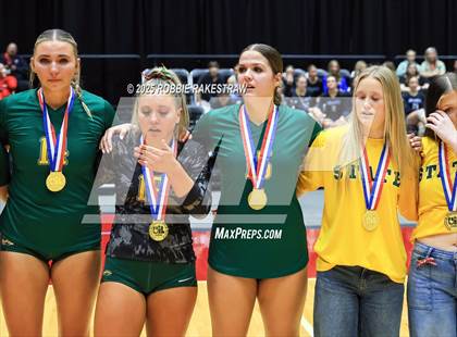 Thumbnail 2 in Clifton vs. Boyd (UIL 3A D2 Volleyball Final Medal Ceremony) photogallery.