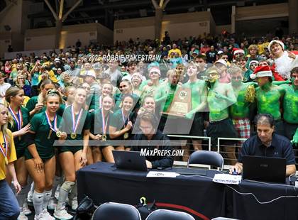 Thumbnail 1 in Clifton vs. Boyd (UIL 3A D2 Volleyball Final Medal Ceremony) photogallery.