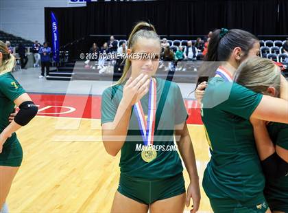 Thumbnail 3 in Clifton vs. Boyd (UIL 3A D2 Volleyball Final Medal Ceremony) photogallery.