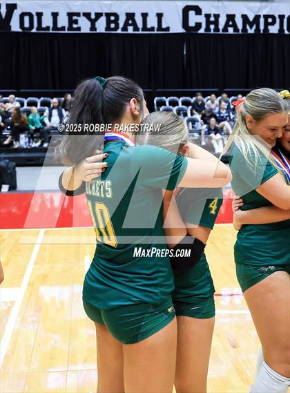 Thumbnail 1 in Clifton vs. Boyd (UIL 3A D2 Volleyball Final Medal Ceremony) photogallery.