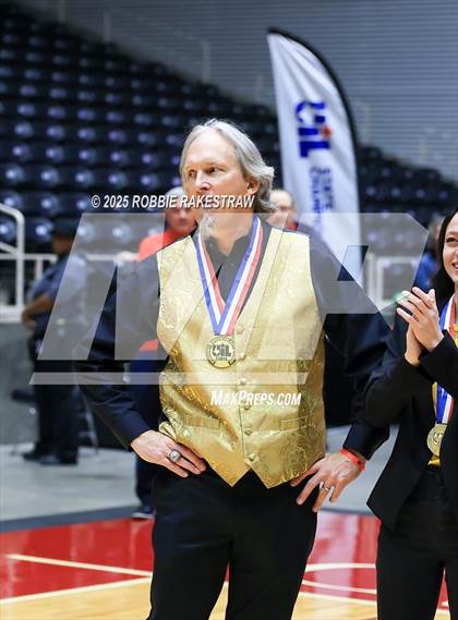 Thumbnail 3 in Clifton vs. Boyd (UIL 3A D2 Volleyball Final Medal Ceremony) photogallery.