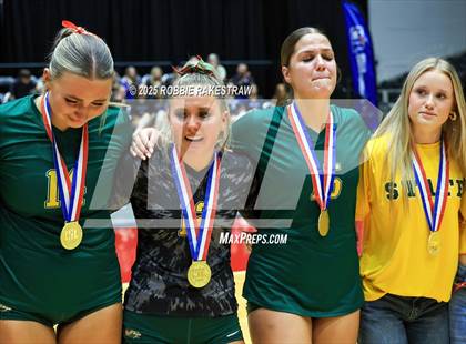 Thumbnail 3 in Clifton vs. Boyd (UIL 3A D2 Volleyball Final Medal Ceremony) photogallery.