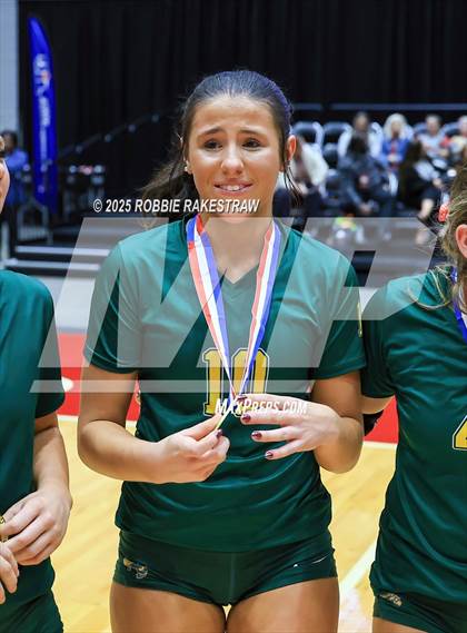 Thumbnail 1 in Clifton vs. Boyd (UIL 3A D2 Volleyball Final Medal Ceremony) photogallery.