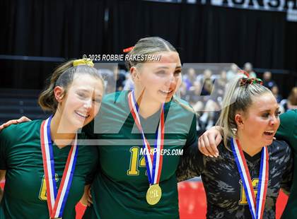 Thumbnail 1 in Clifton vs. Boyd (UIL 3A D2 Volleyball Final Medal Ceremony) photogallery.