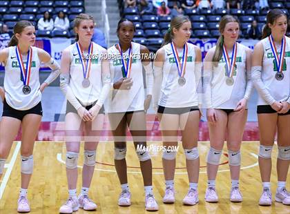 Thumbnail 1 in Clifton vs. Boyd (UIL 3A D2 Volleyball Final Medal Ceremony) photogallery.