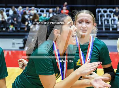 Thumbnail 3 in Clifton vs. Boyd (UIL 3A D2 Volleyball Final Medal Ceremony) photogallery.