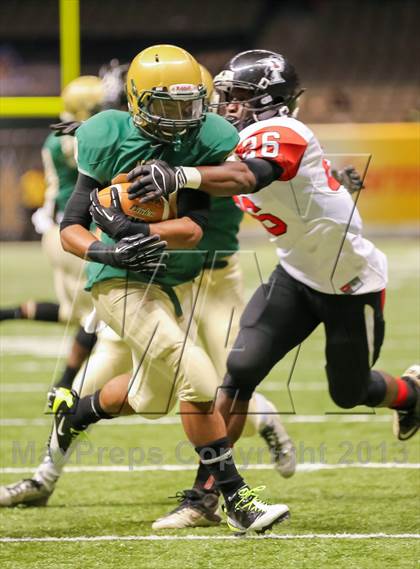 Thumbnail 3 in Parkway vs. Acadiana (LHSAA D5 Final) photogallery.