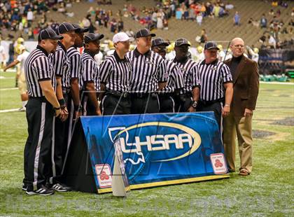 Thumbnail 1 in Parkway vs. Acadiana (LHSAA D5 Final) photogallery.