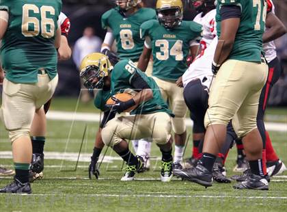 Thumbnail 3 in Parkway vs. Acadiana (LHSAA D5 Final) photogallery.