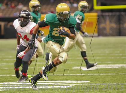 Thumbnail 1 in Parkway vs. Acadiana (LHSAA D5 Final) photogallery.