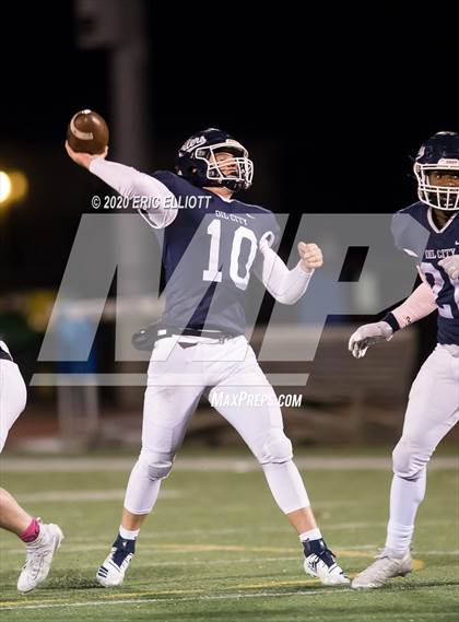 Thumbnail 3 in Harbor Creek vs Oil City (PIAA D10 4A Championship) photogallery.