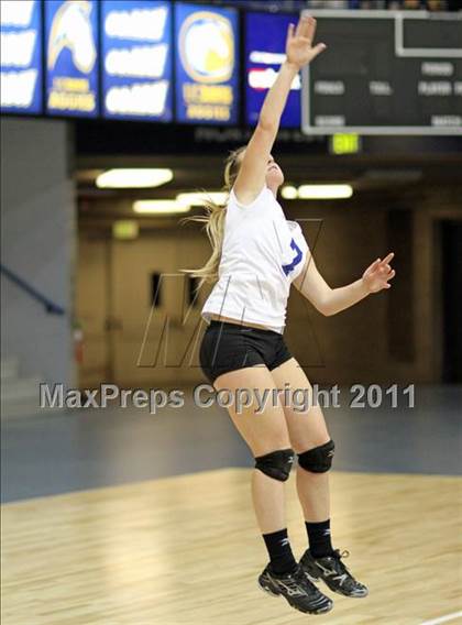 Thumbnail 1 in El Camino vs Rocklin (CIF SJS D2 Final) photogallery.
