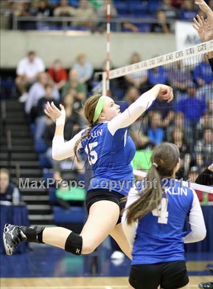 Thumbnail 3 in El Camino vs Rocklin (CIF SJS D2 Final) photogallery.