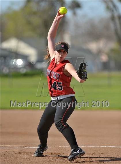 Thumbnail 1 in Victory Christian @ Sacramento Country Day photogallery.