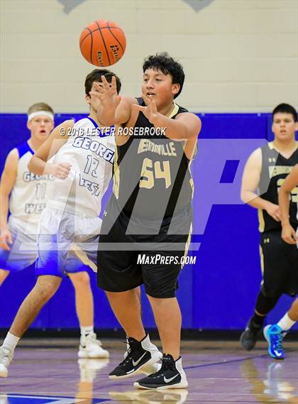 Thumbnail 3 in Hebbronville @ George West photogallery.